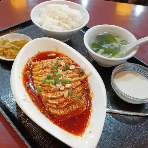 芊品香_よだれ鶏_九段下ランチ