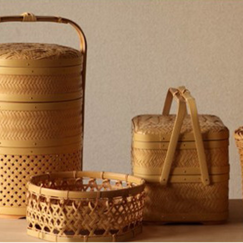 昭和レトロポップな大きめのカゴ　ダメージ少ないです　観葉植物にも 昭和レトロポップな大きめのカゴ ダメージ少ないです 観葉植物にも