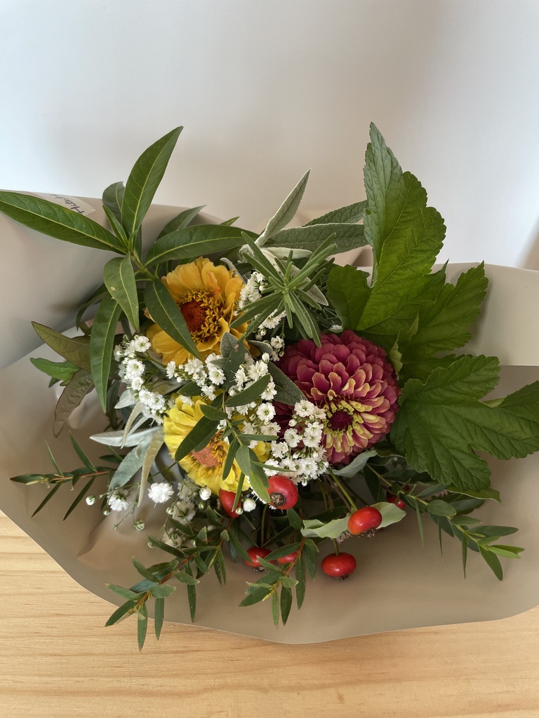 花農家直送！！こちらはご予約専用ページです❀ ⚠︎お任せMIX一旦休止します。 オレンジ系おまかせアレンジメント O-36（カラー：オレンジ