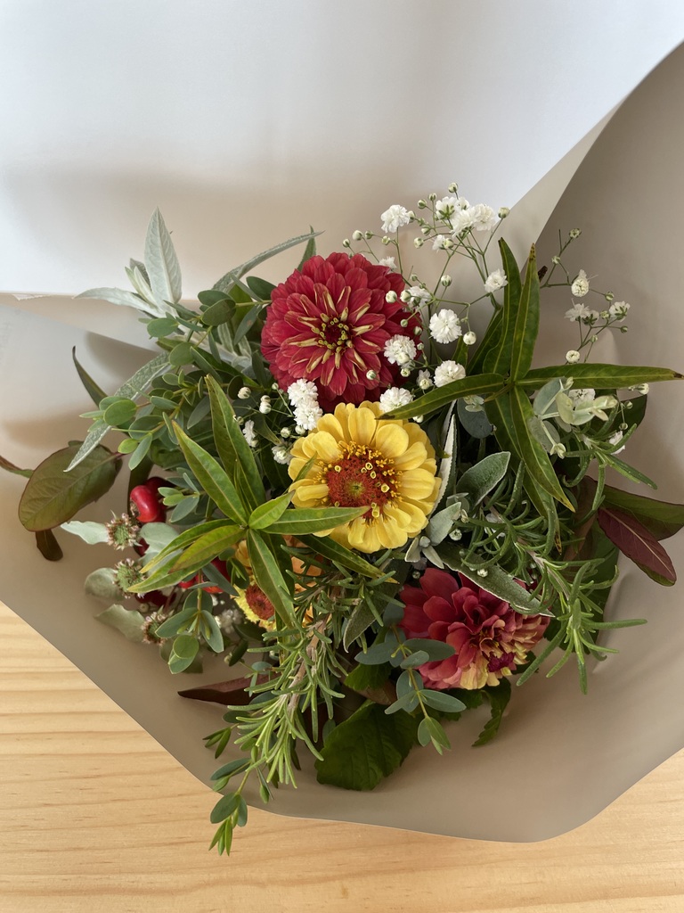 産地直送 草花 ミックス おまかせ 花束 M／福島 hinatabaからお届け