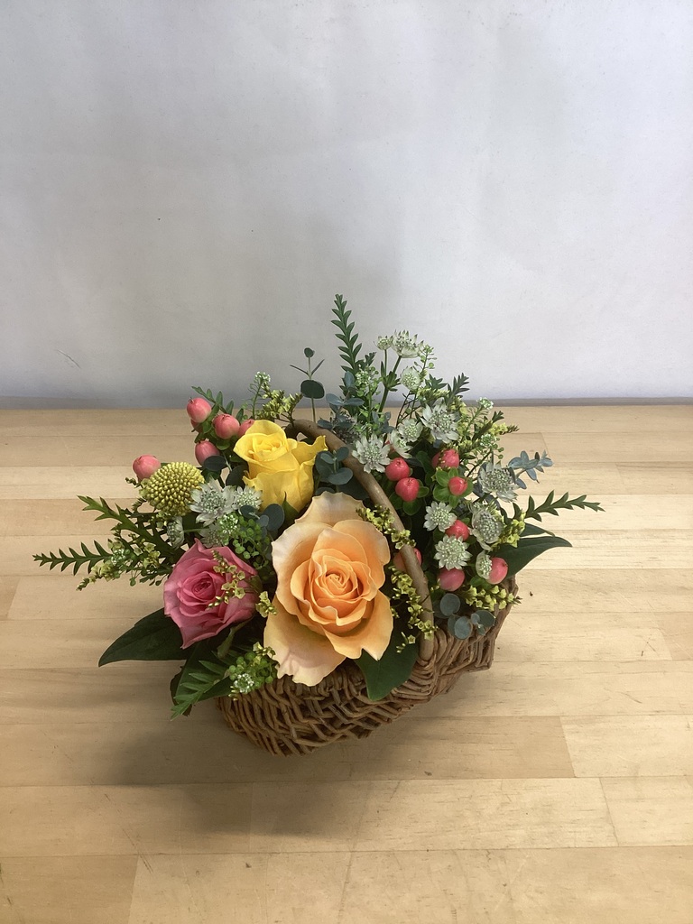 色ミックスのバラ | フラワーギフトの通販ならひとはな