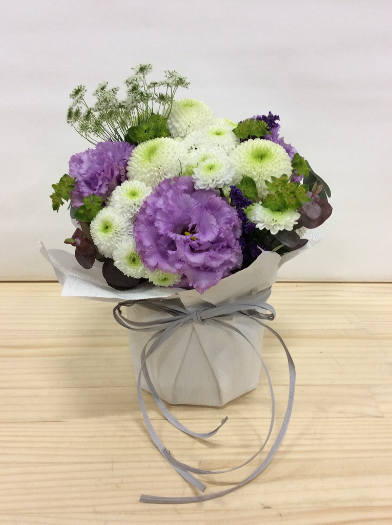 都松庵 MIYAKO MONAKA 4pcs（もなか）とお供え花 アレンジメント