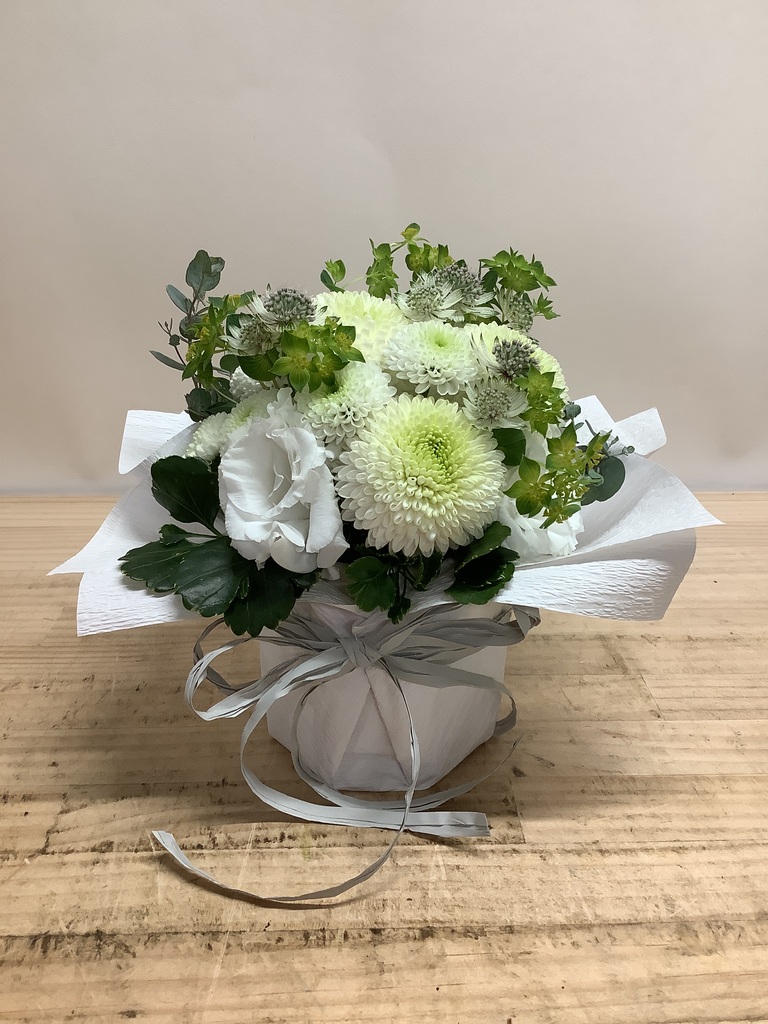 都松庵 MIYAKO MONAKA 4pcs（もなか）とお供え花 アレンジメント