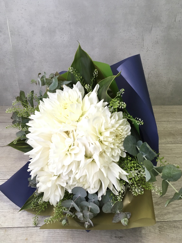 ダリア 花束 ホワイト L ナチュラルブーケ 花束ならhitohana ひとはな