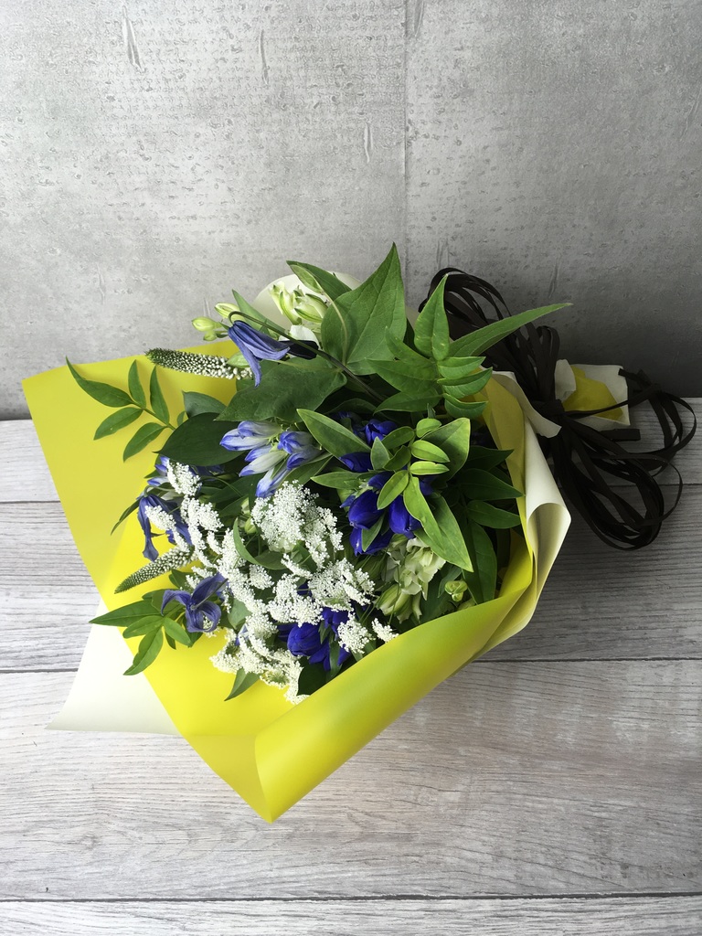 リンドウの花束 ブーケを選ぶ フラワーギフトの通販ならひとはな