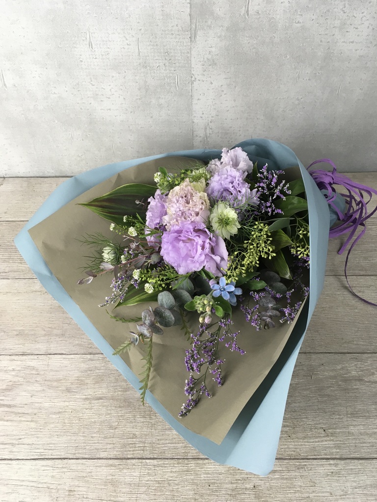 トルコキキョウ 花束 紫 M スタンダード 花束ならhitohana ひとはな
