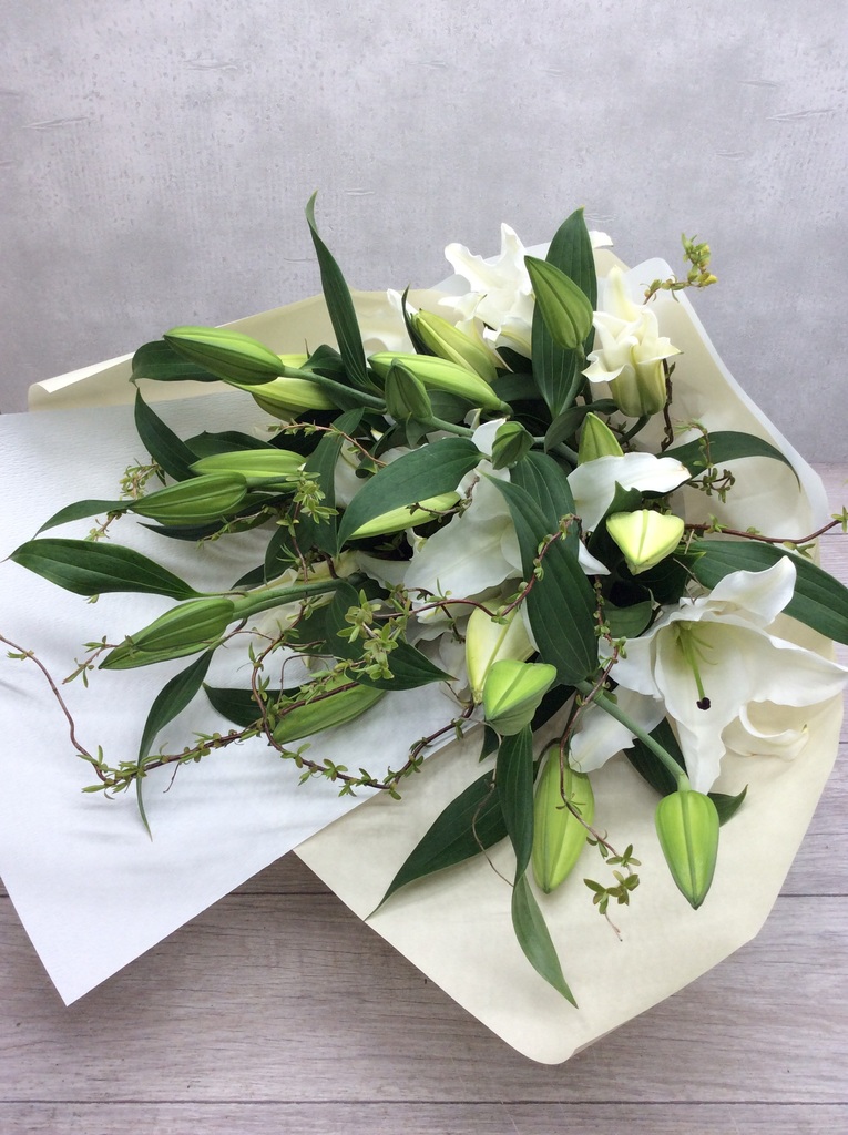 ユリ 花束 ホワイト M スタンダード 花束ならhitohana ひとはな