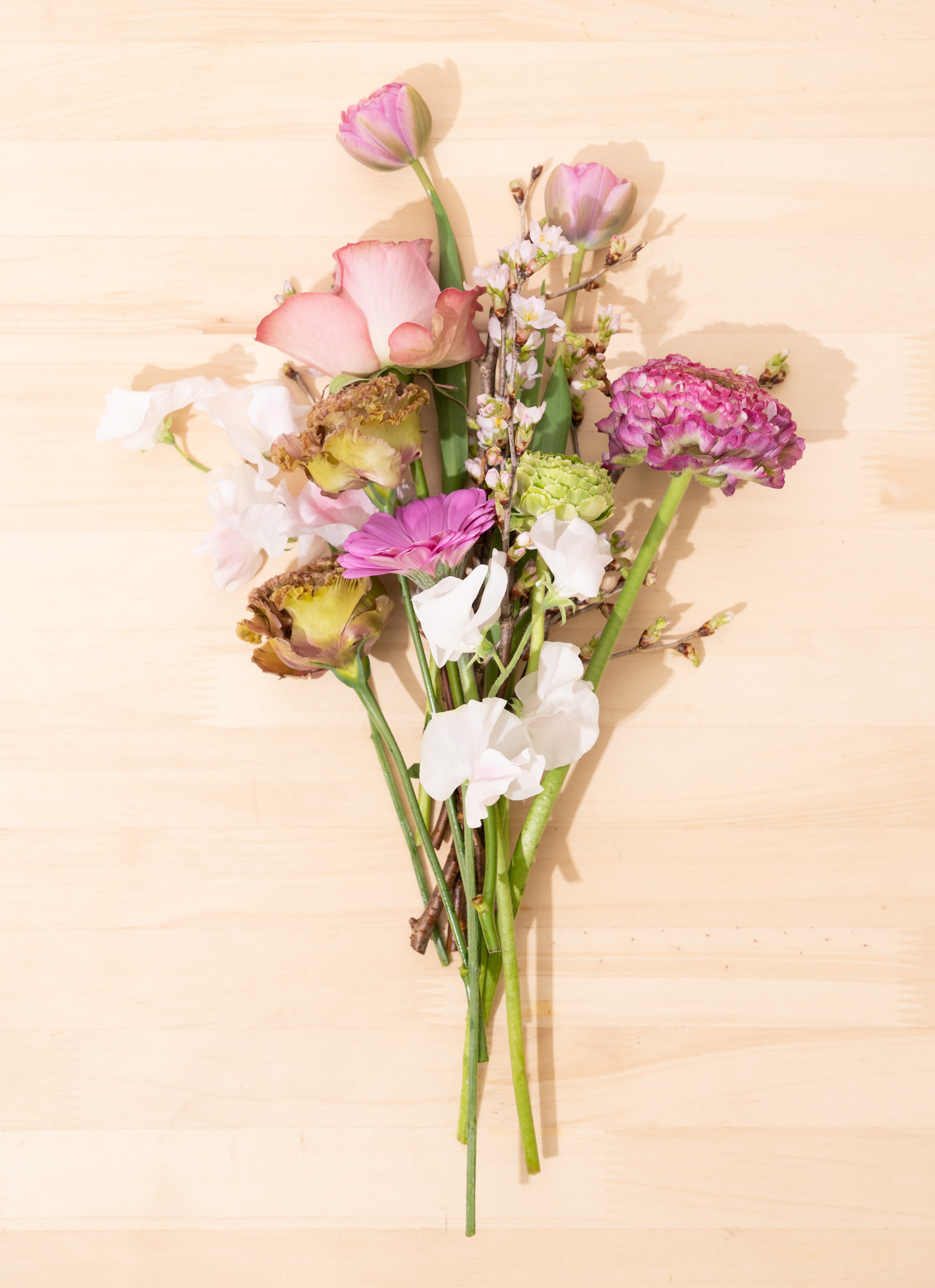 ❤購入時32万円❤作家物パンフラワーモチーフ四季の花束オリジナルデザイン❤超美品 フレッシュロスフラワー Mサイズ | ご自宅用のお花ならHitoHana(ひとはな)