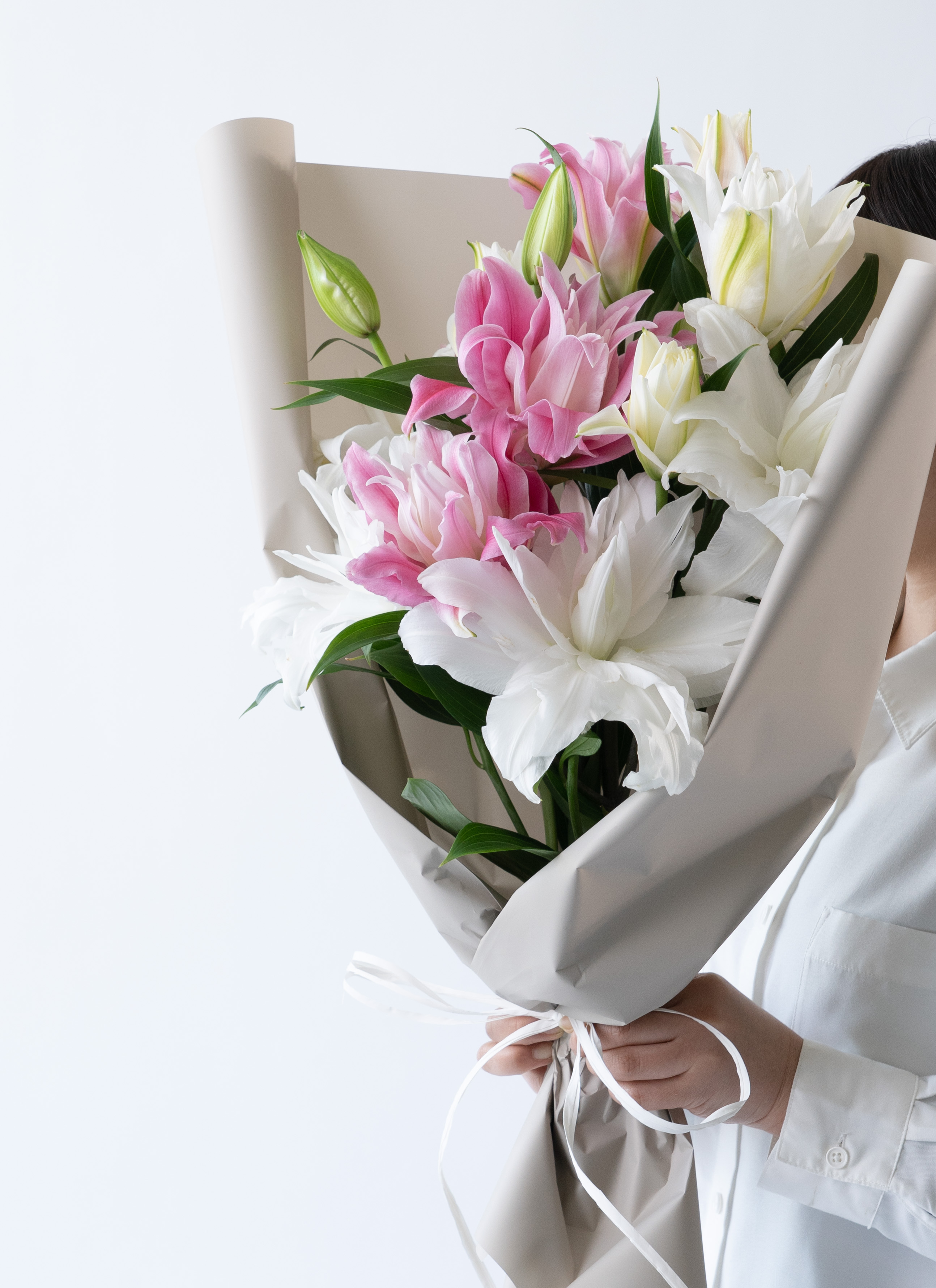 【77】生花　ユリ　八重咲き　2MIX 紅白　切り花　アレンジ　花束　贈答　百合 八重ピンクユリ15輪の花束 ユリ(百合)の花(白いユリ・ピンクユリ