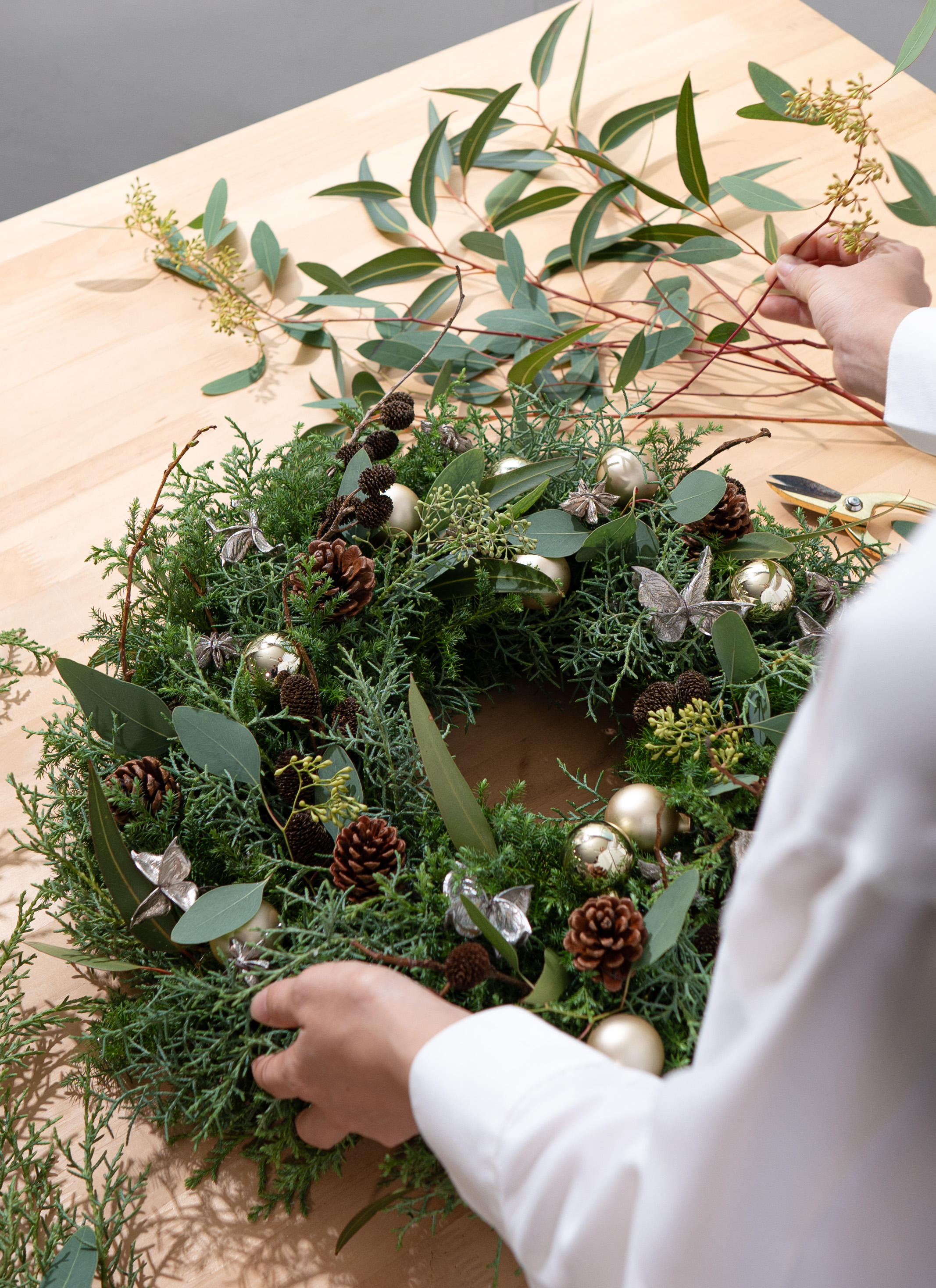 クリスマス てづくりのフレッシュリース ゴールド S | フラワーリース