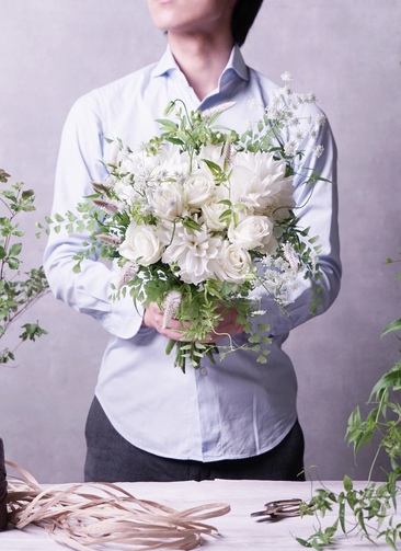 フローリストにおまかせ 季節の花束 8,800円 | 花束ならHitoHana(ひとはな)