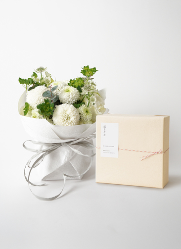 都松庵 MIYAKO MONAKA 4pcs（もなか）とお供え花 アレンジメント