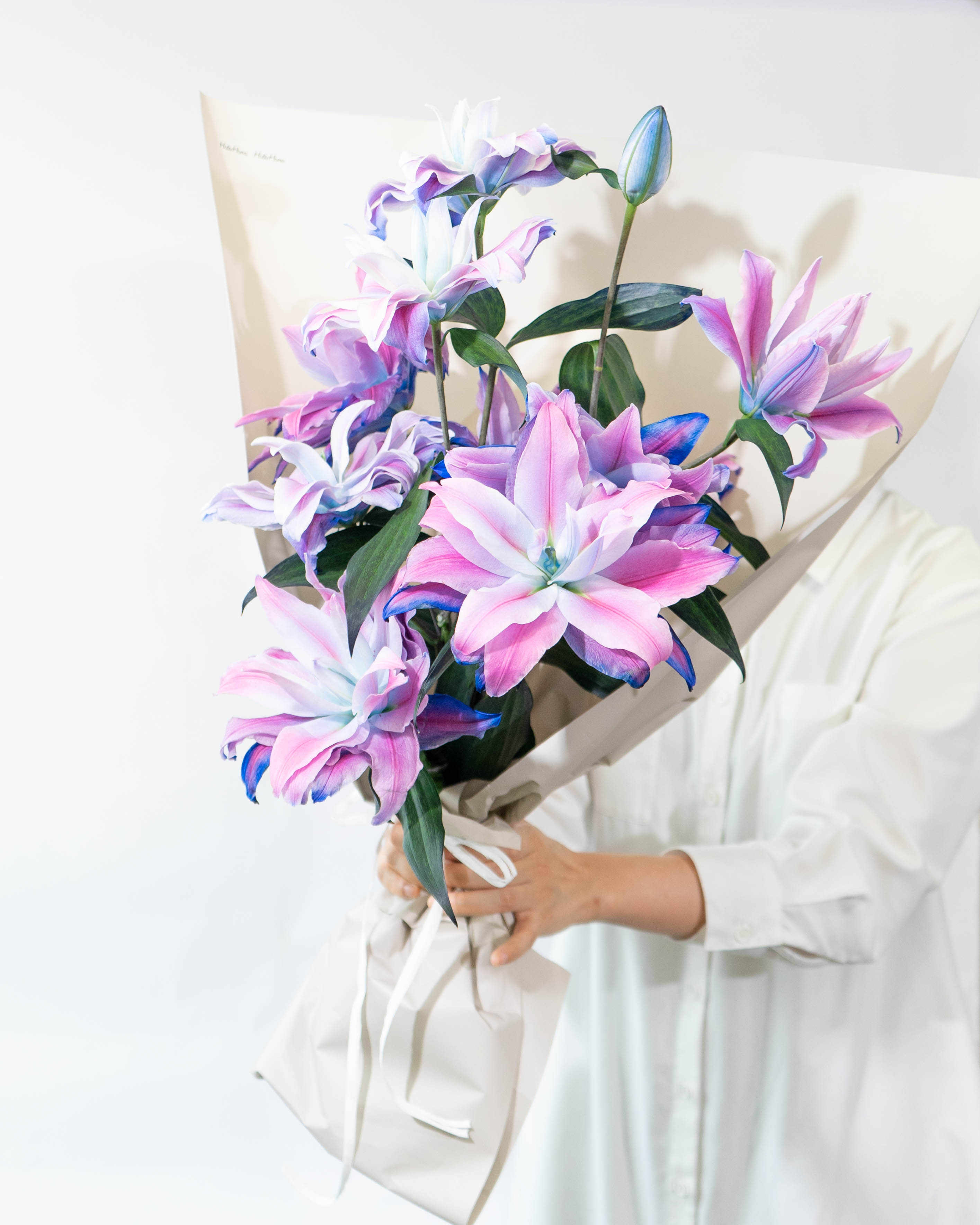 そ○生花パインリリー&アレサ八重百合 ローズリリー イザベラ 珍しい八重咲きの百合、花びらが何層にも