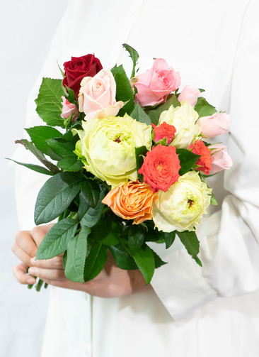 産地直送 バラ ご自宅用花束 おまかせ（10本入り）／愛知 榊原