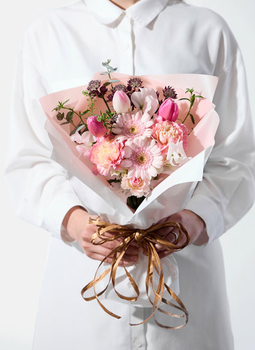 立春の花束 チューリップとガーベラ ピンク S | 花束ならHitoHana(ひと