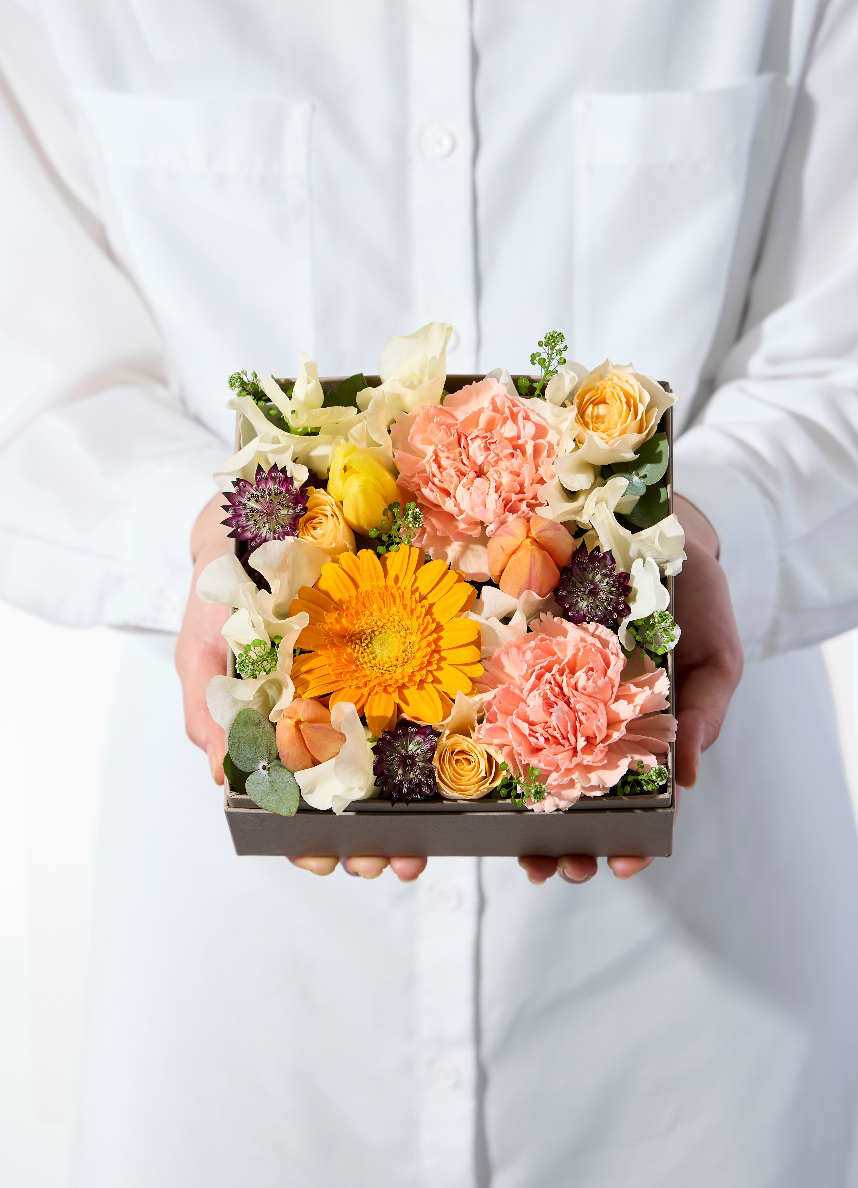 立春のボックスフラワー チューリップとガーベラ オレンジ