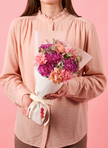 母の日】カーネーションの花束 ピンク S | 花束ならHitoHana(ひとはな)