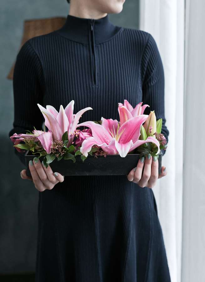 ユリ アレンジメント ピンク S アレンジメントならhitohana ひとはな
