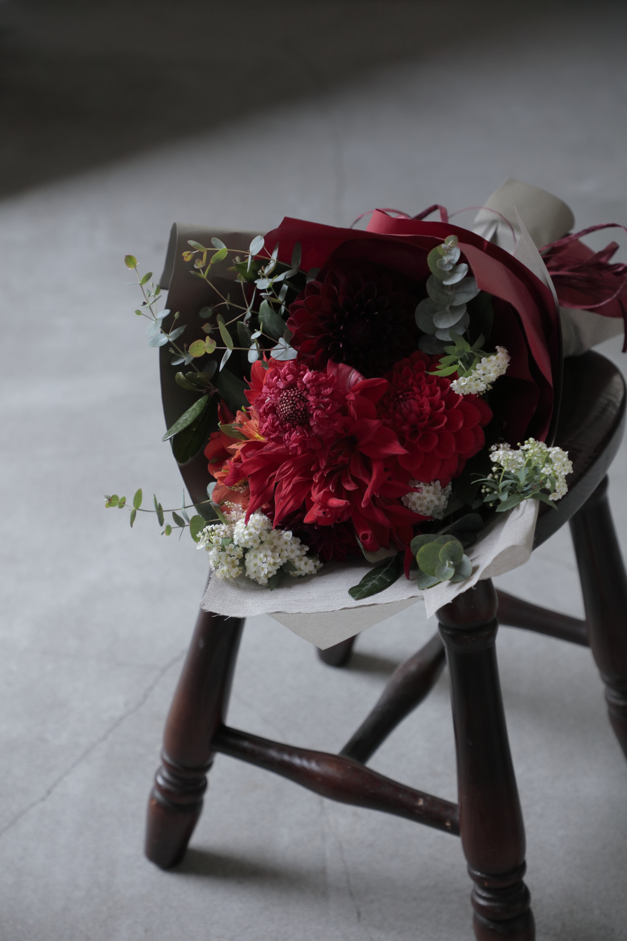 ダリア 花束 レッド S | 花束ならHitoHana(ひとはな)