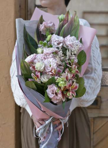 トルコキキョウ 花束 紫 M スタンダード 花束ならhitohana ひとはな