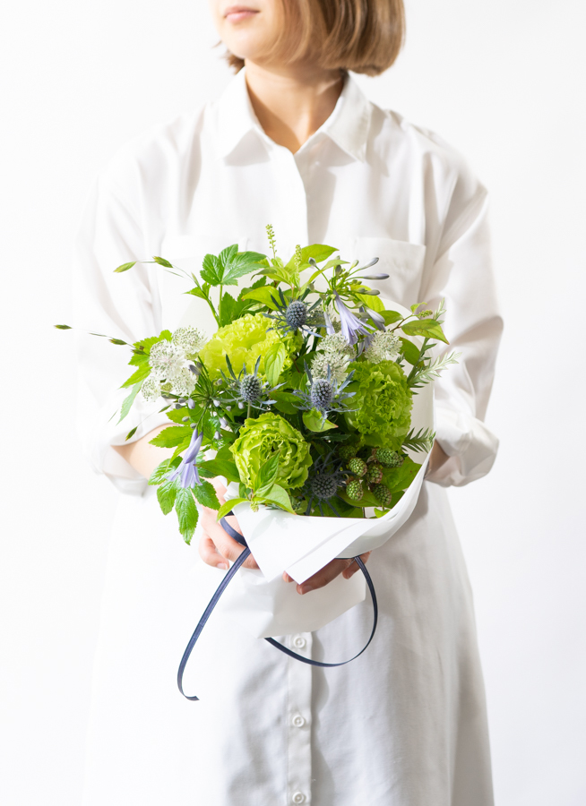 初夏の花束 トルコキキョウ グリーン ネイビー S 花束ならhitohana ひとはな 初夏の花束 トルコキキョウ グリーン ネイビー S 花束ならhitohana ひとはな