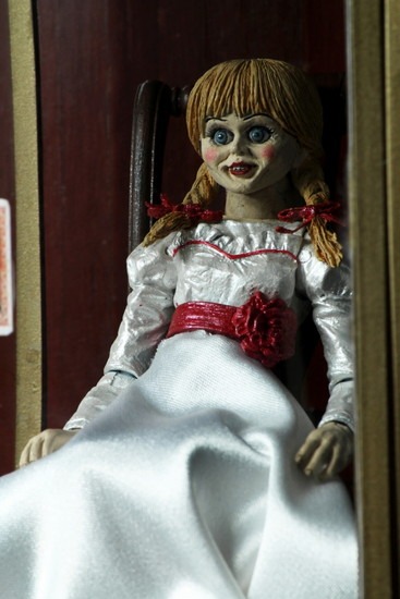 NECA アナベル 死霊博物館 アナベル with ショーケース