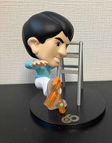 限定品　ジャッキーチェン　芸歴60周年記念 フィギュア　スマホスタンド ジャッキーチェン芸歴60周年記念 ドラゴン誕生 フィギュア