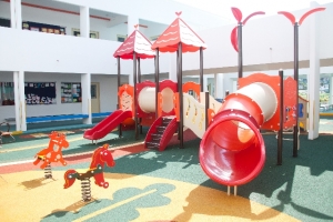 赤い遊具