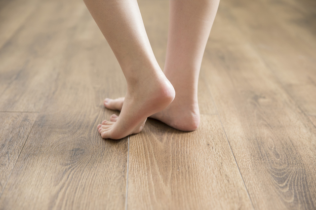 ホームズ キッチンに床暖房を設置する際に知っておきたいメリットとデメリット 住まいのお役立ち情報