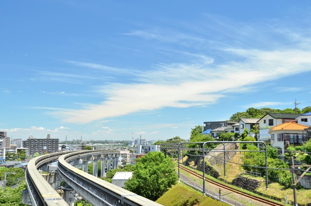 ホームズ 傾斜地に住宅を建てるメリットと確認しておくべきリスク 住まいのお役立ち情報