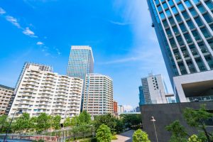 大崎駅付近のタワーマンションや高層ビル_23578108_S