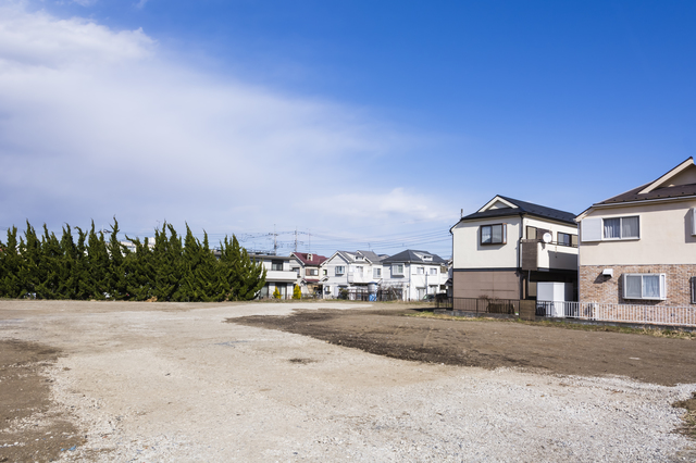 広い土地代に、基礎工事が広がる分、費用が上がるというわけですね