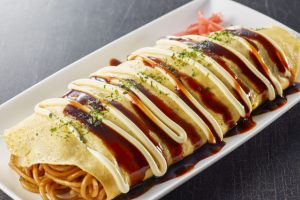 満足のコスパ!オム焼きそば