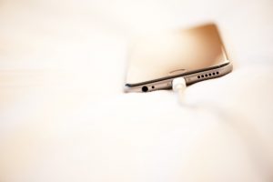 iPhone充電ケーブルが100円で買える