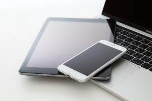 寝る前はパソコンやスマホを見ないこと