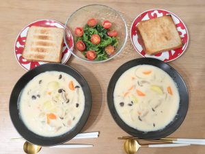 仲のいい女友達が隣人だと買い物やご飯も一緒