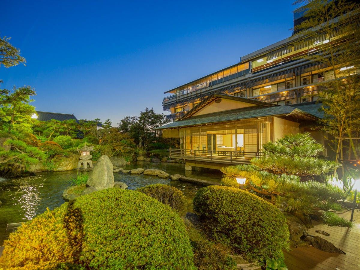 あわら温泉 グランディア芳泉【 2021年最新の料金比較・口コミ・宿泊予約 】 トラベルブック(TravelBook)