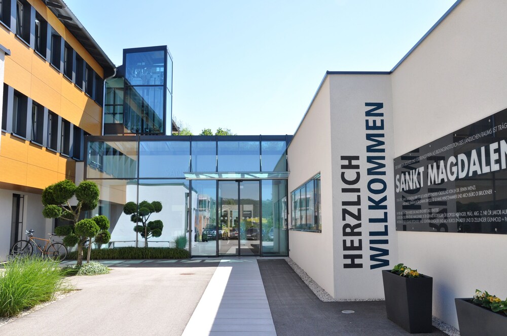 Bildungshaus Sankt Magdalena【 2024年最新の料金比較・口コミ・宿泊予約 】 トラベルブック(TravelBook)
