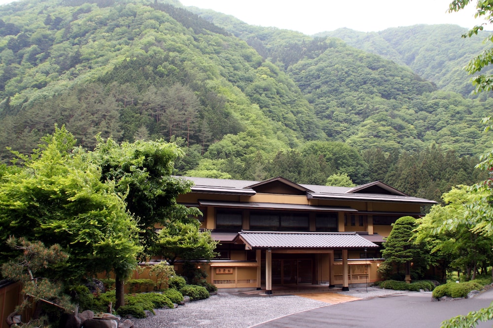 西山温泉 全館源泉掛け流しの宿 慶雲館【 2023年最新の料金比較・口コミ・宿泊予約 】 トラベルブック(TravelBook) 西山温泉 全館源泉掛け流しの宿 慶雲館【 2023年最新の料金比較・口コミ・宿泊予約 】 トラベルブック(TravelBook)