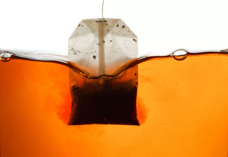 紅茶を飲ませてはダメな理由は「カフェイン」