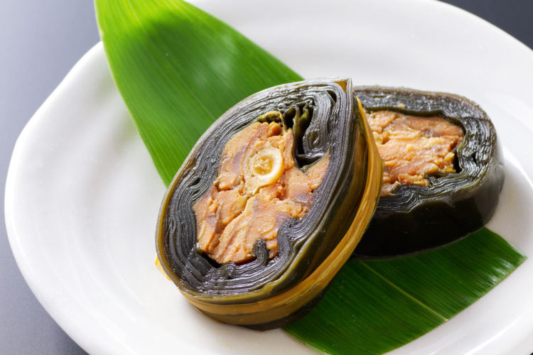 与えてはいけないおせち料理の具材③【昆布巻】