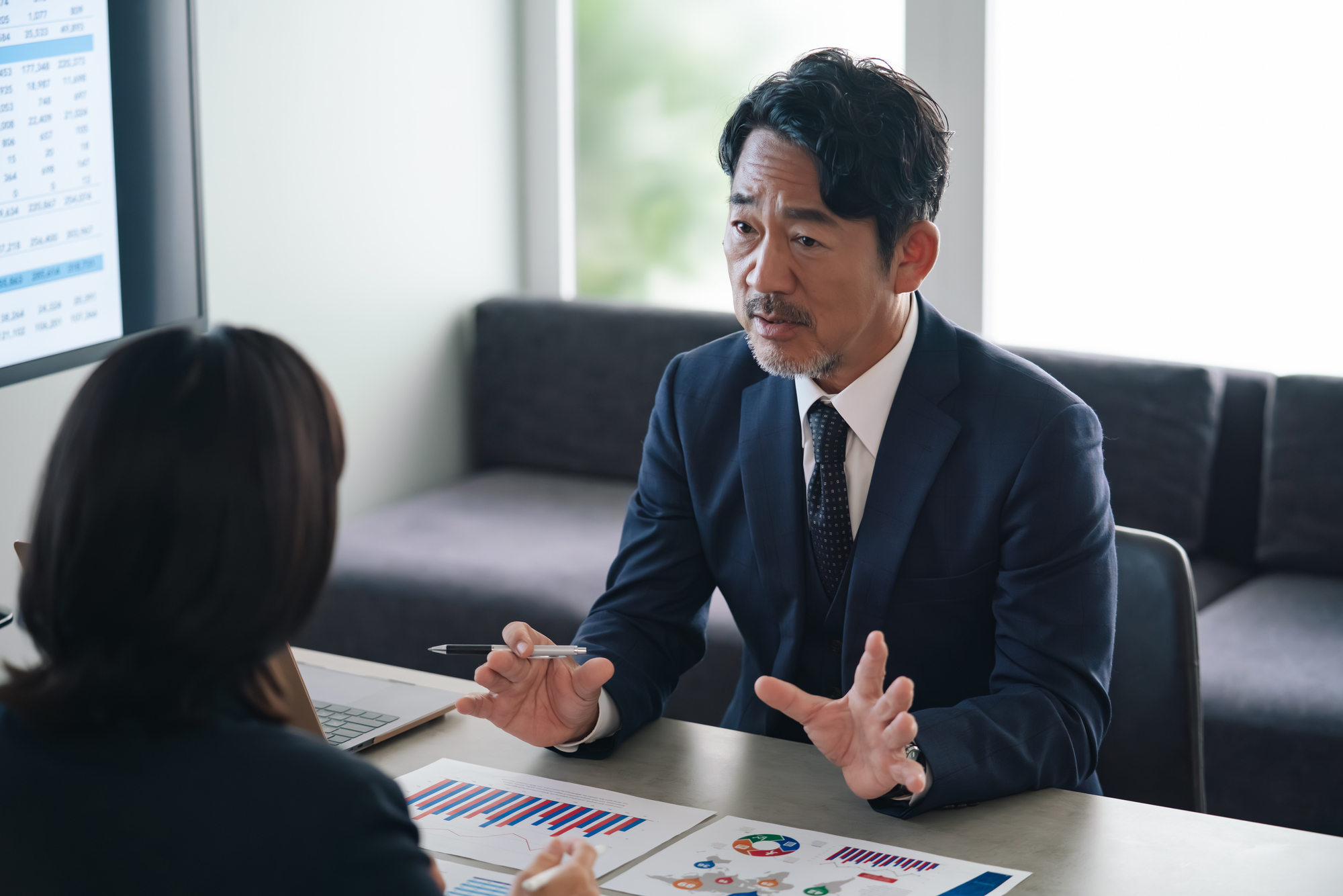 顧問弁護士とは？費用相場・選び方・契約するメリットを解説というタイトルの記事のサムネイル画像