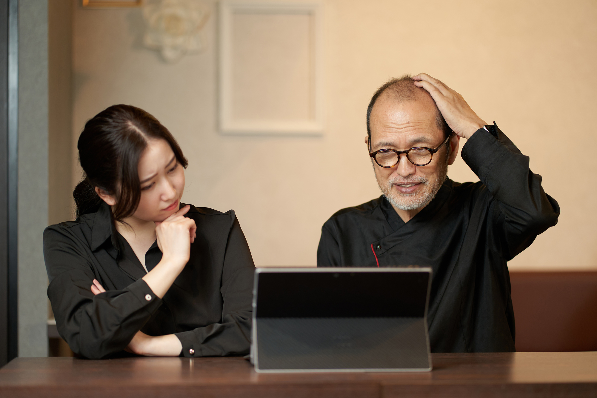 ネットで風評被害に遭ったときの対策｜弁護士や誹謗中傷対策業者に依頼するメリットを解説というタイトルの記事のサムネイル画像
