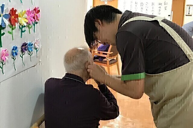 グループホームでの介護スタッフ：正社員【ふれあい多居夢　大宮】