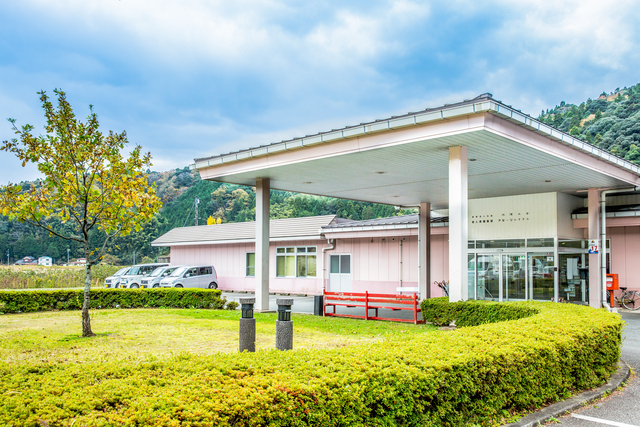 介護老人保健施設でのリハビリ職員（PT・OT・ST）：正社員(新卒可)