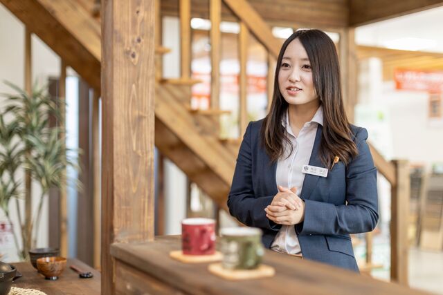 住宅展示場での営業スタッフ／正社員