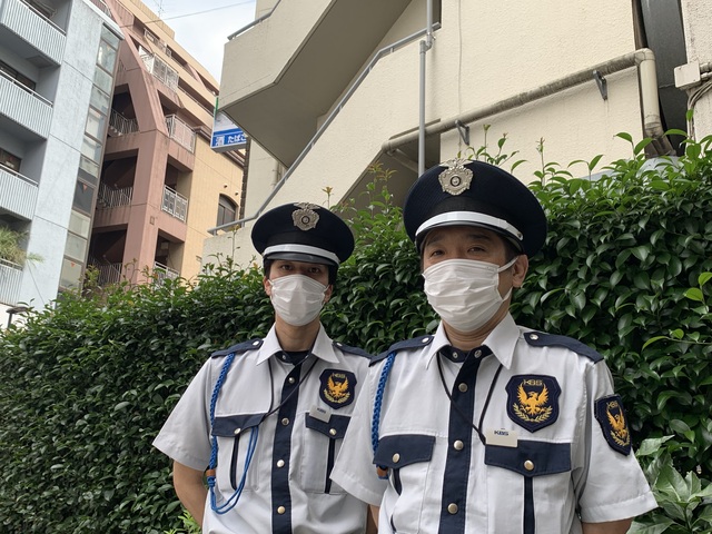 「京急川崎駅」商業施設の警備スタッフ