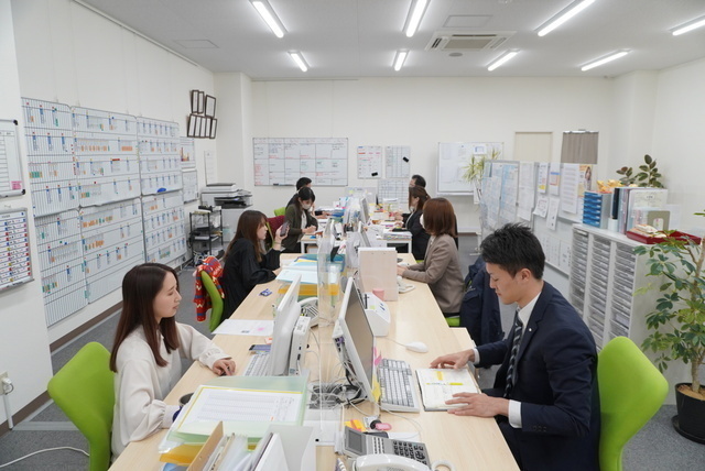 人材派遣会社の求人原稿作成スタッフ