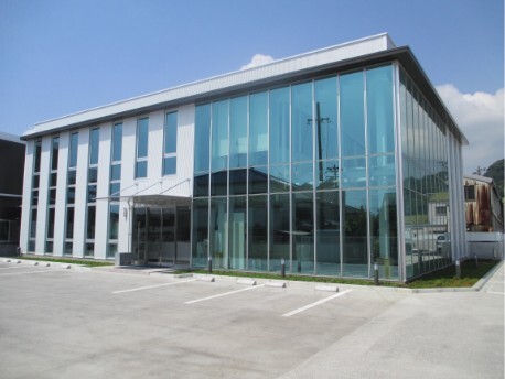 中途　静岡市勤務　年間休日128日　業界未経験からスタートした社員が地道にキャリアアップ　完全週休二日制　ノルマ一切無し　設立70年以上のため安定して働いていただけます