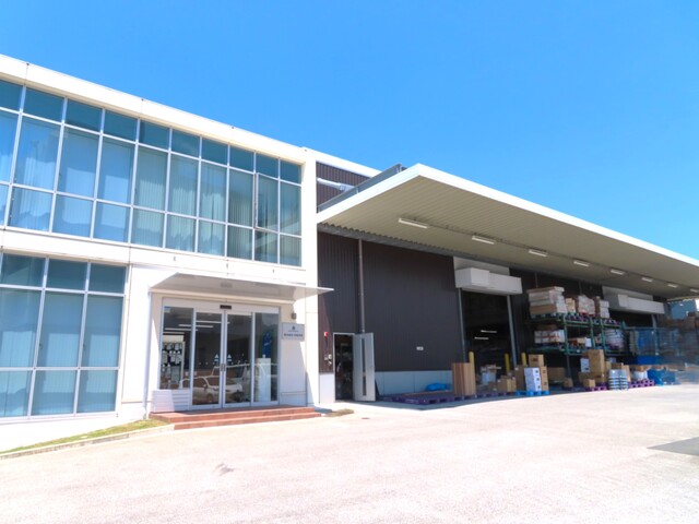 中途　裾野市勤務　年間休日128日　ゼロから営業スキルを磨きキャリアアップ　20代若手社員多数活躍中　ライフワークバランス重視の完全週休二日制　ノルマ一切無し　設立70年以上のため安定して働いていただけます 